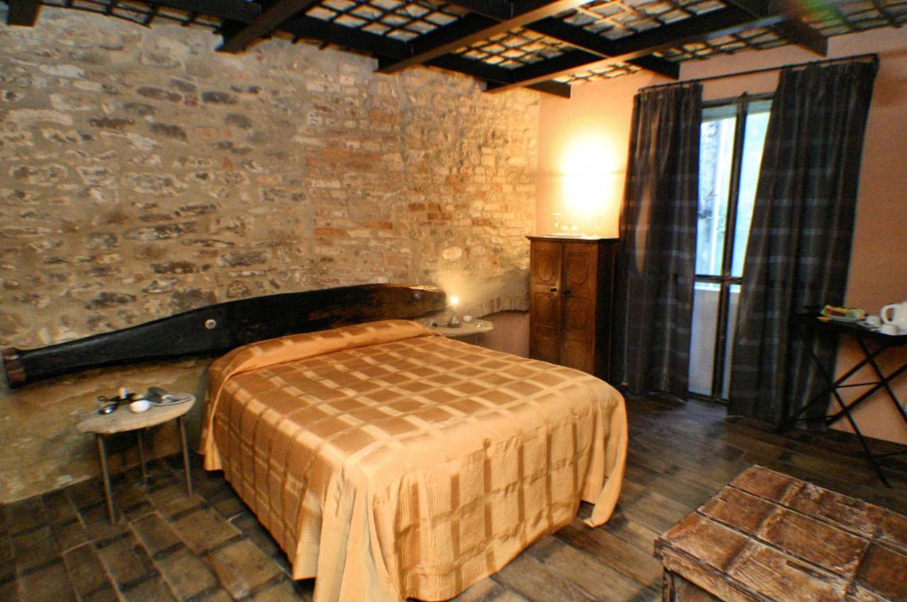 Le Case Della Saracca Monforte D'Alba Exterior photo